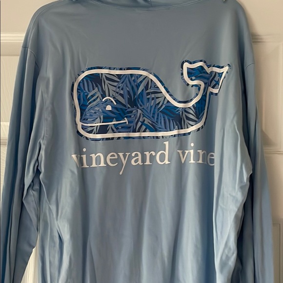Vineyard Vines long sleeved - Picture 4 of 5